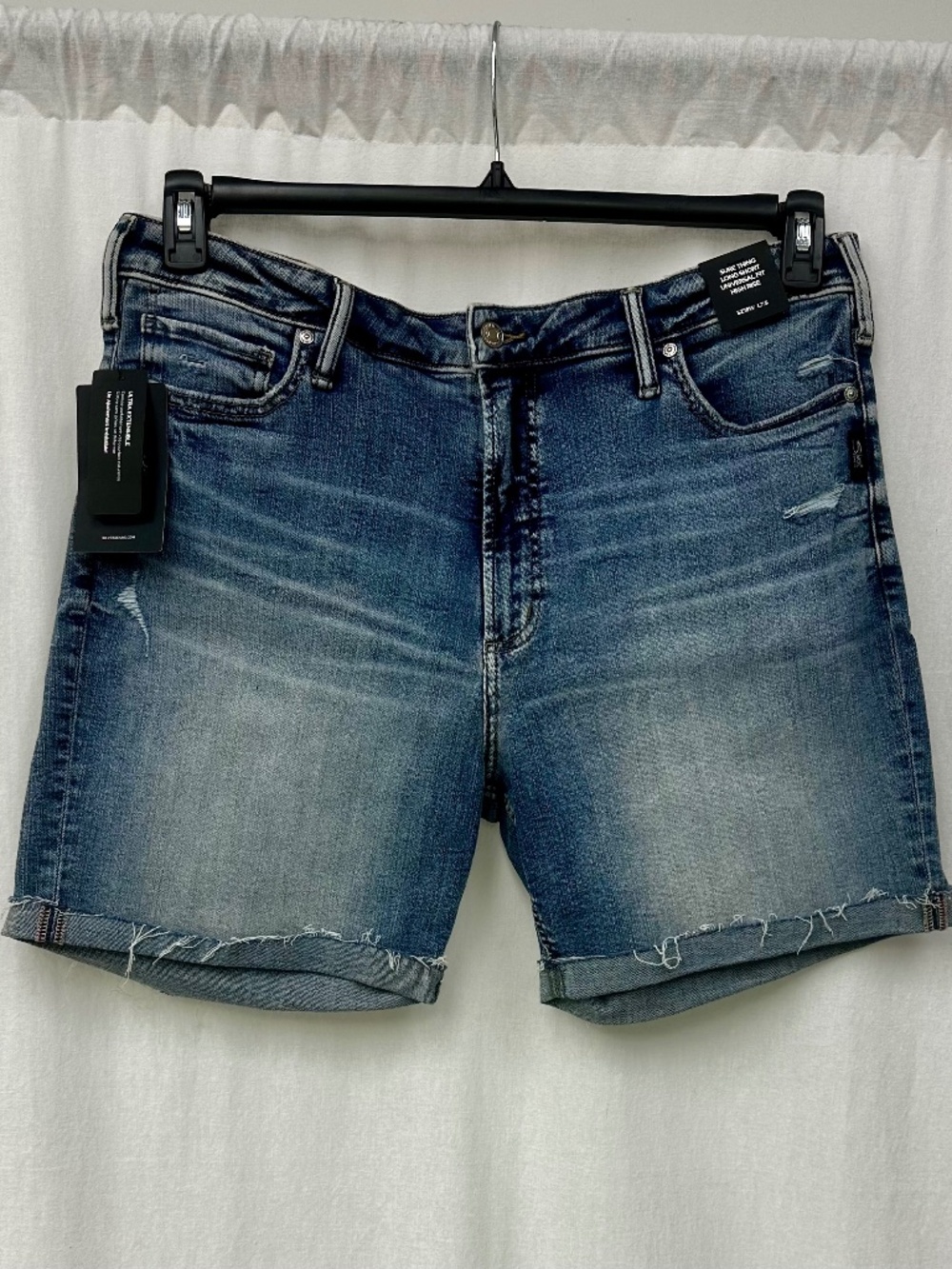 NWT Silver Jeans Sure Thing Long Shorts 18W High Rise 7.5" Inseam